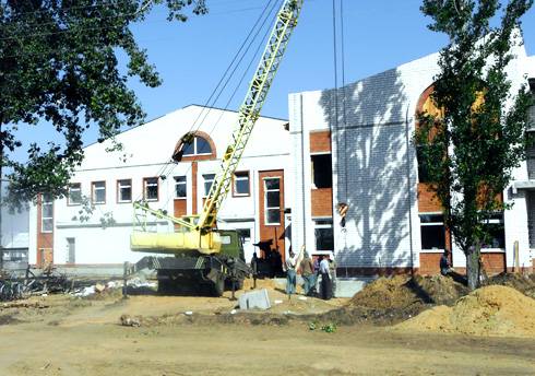 На строительстве культурно-спортивного центра. Фото Наталии Моловцевой.