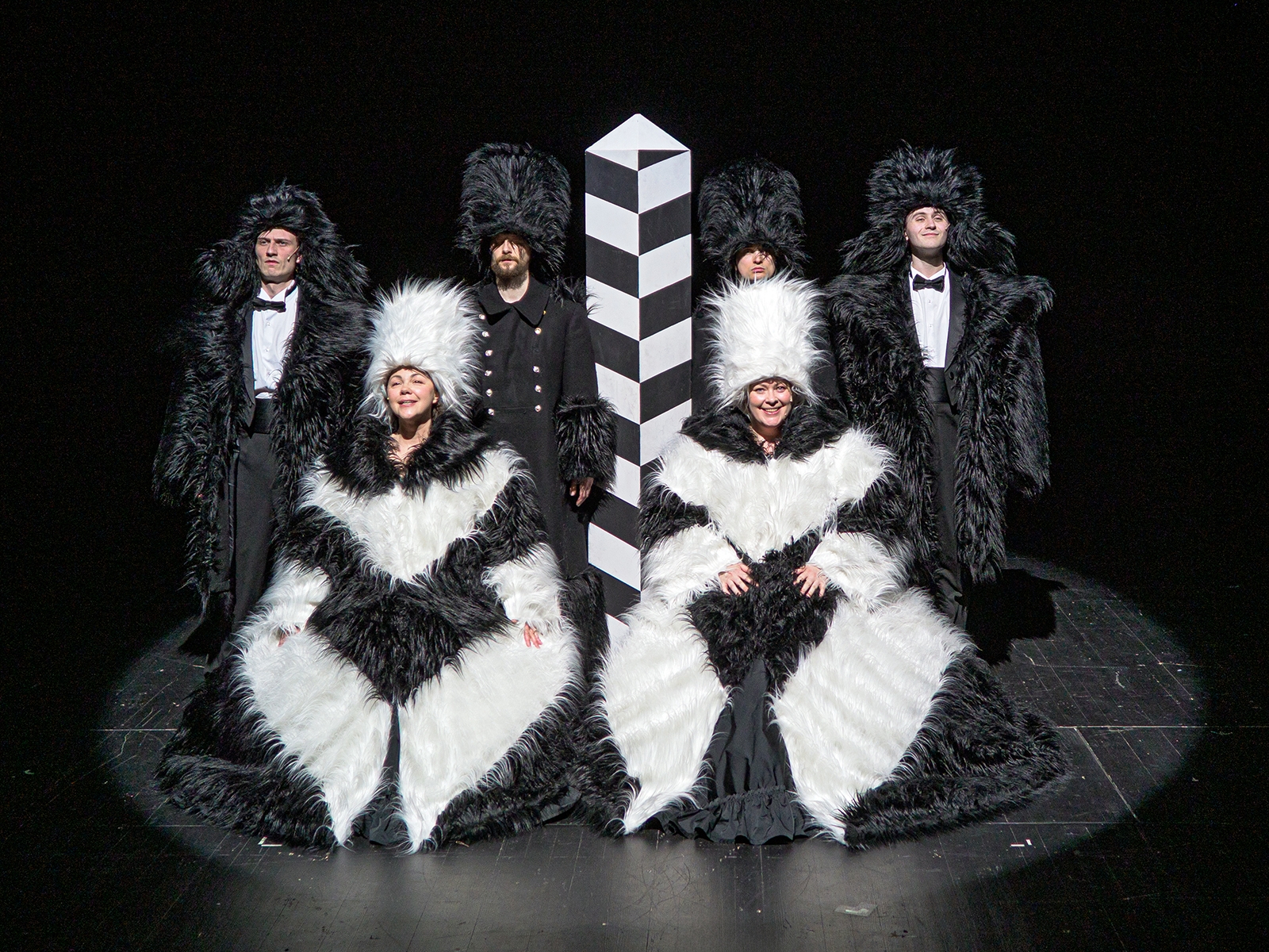 Гоголь в плену у Шекспира: в Камерном театре состоялась премьера спектакля «Ревизор 2.0»