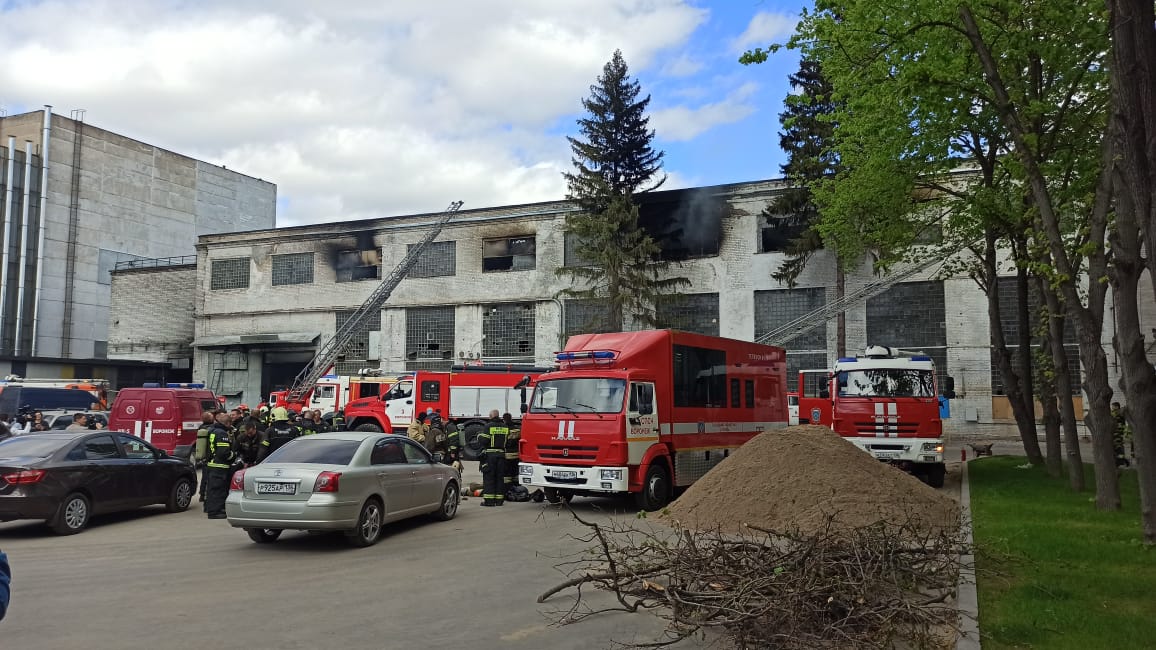 Крупный пожар на воронежском предприятии унёс жизни трёх человек. Подробности