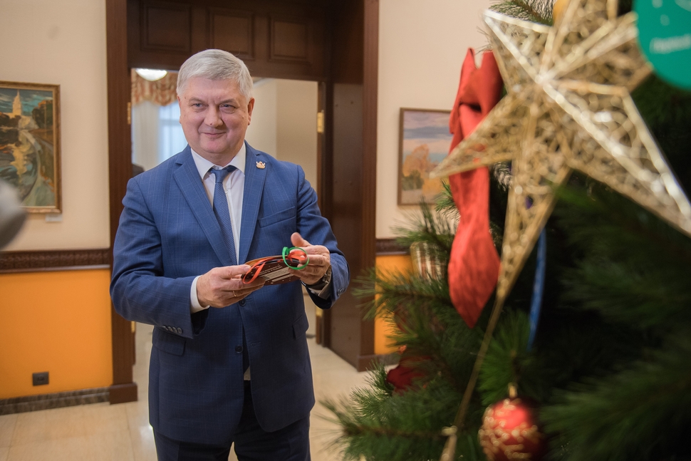 Что подарили юным воронежцам министр Лавров и губернатор Гусев