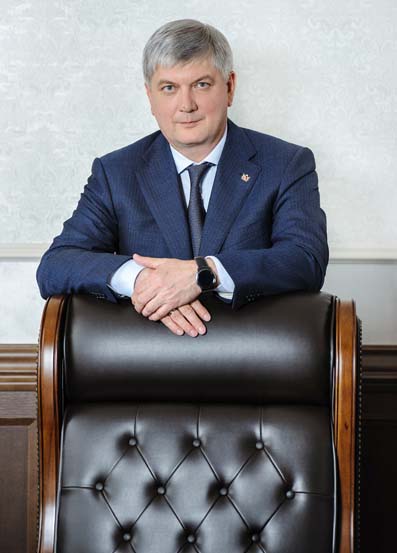 Александр Викторович Гусев