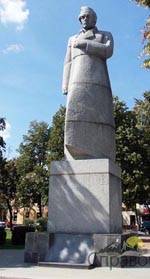 памятник Кольцову на Советской площади