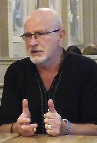 Владимир Петров