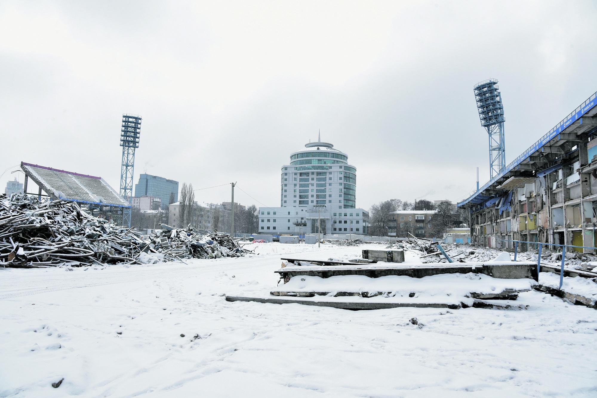 Осталось полторы трибуны: как продвигается демонтаж Центрального стадиона в Воронеже 