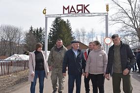 «Над колхозным над полем&hellip;